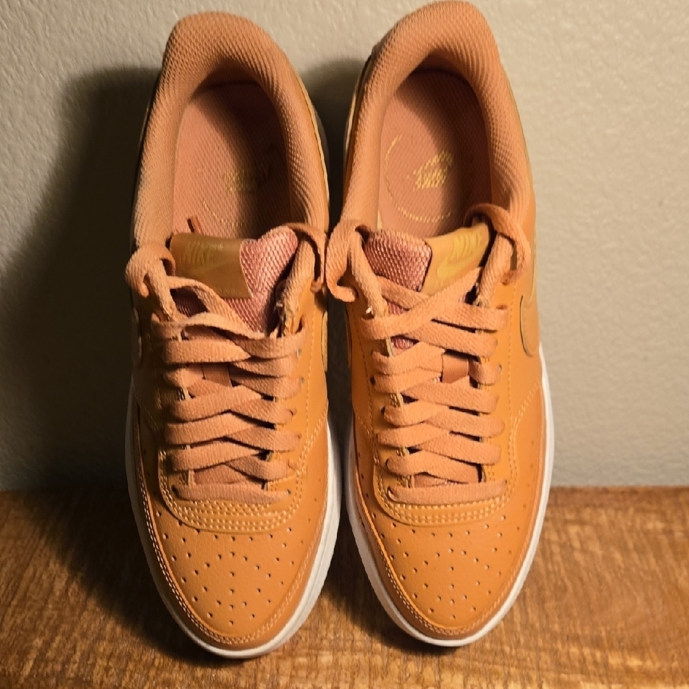 Nike Tan Sneakers - Picture 7 of 7